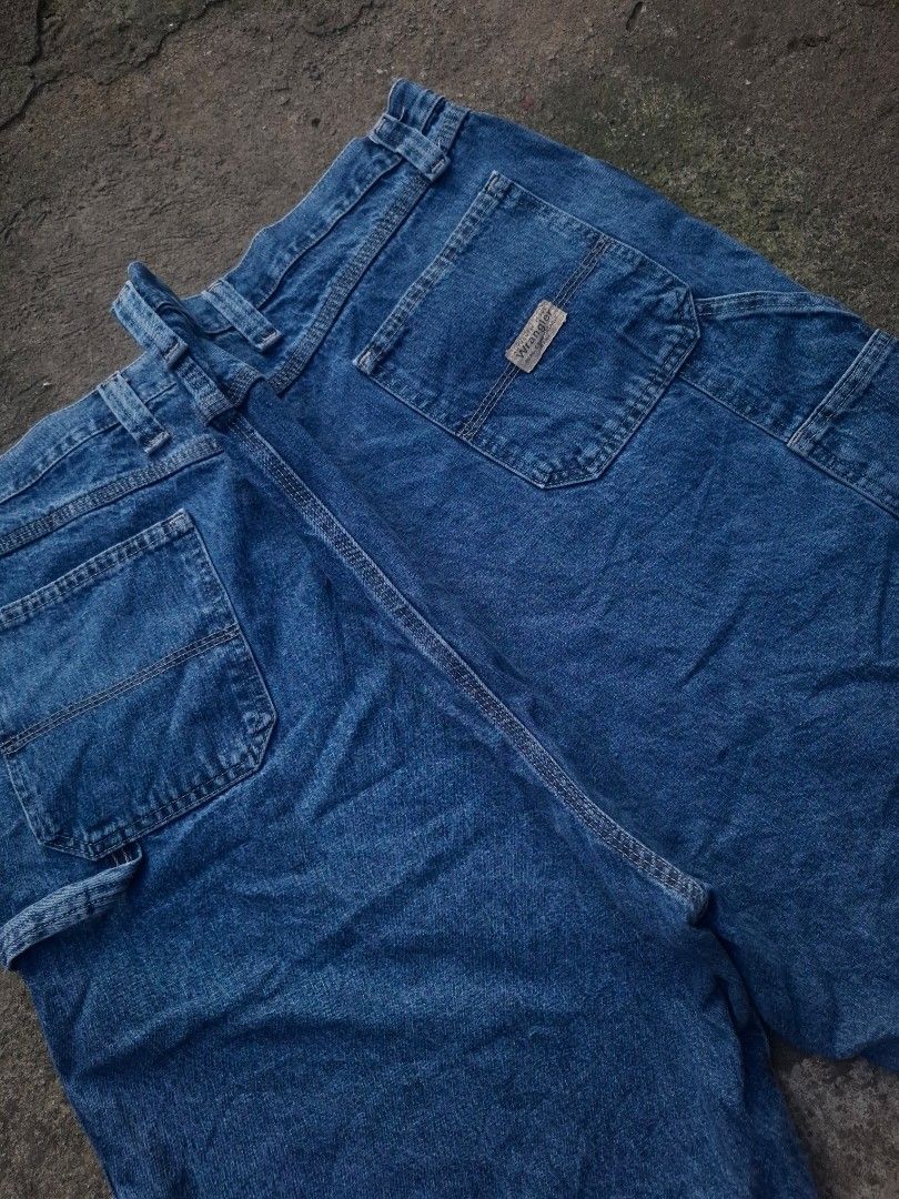 WRANGLER CARPENTER JORTS - SIZE: 50 (Category: Shorts) located in Manila. Submitted by bonaobrag55538 (Listing ID 1468339949, Image 3). Description: DIMES: 50*25*14 EXCELLENT CONDITION ISSUE: REPAIRED DISTRESS.