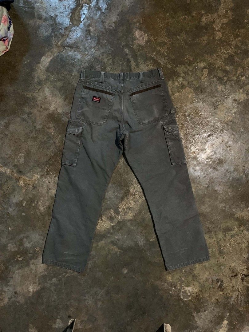 Wrangler pants double knee carpenter (Category: Shorts) located in Manila. Submitted by clutchthrift (Listing ID 1468410042, Image 2). Description: .