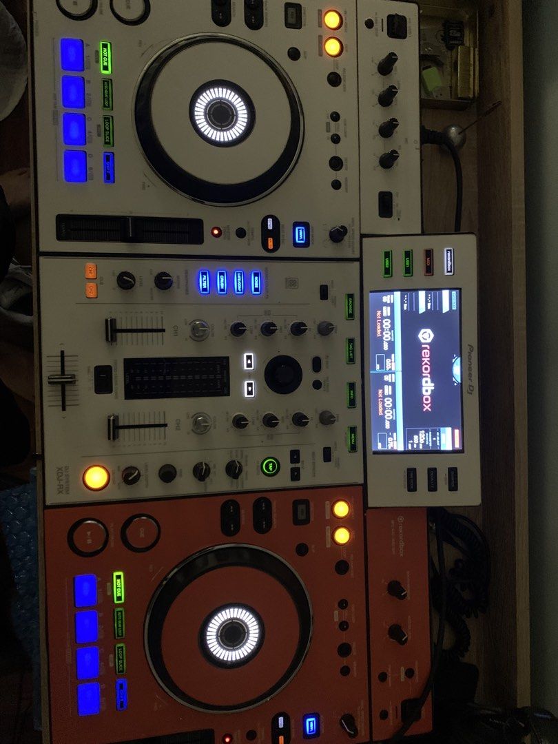 PIONEER DJ XDJ RX1 (Category: Other Audio Equipment) located in Makati City. Submitted by theilluminati (Listing ID 1465449580, Image 1). Description: DO NOT USE ANYMORE works great no flaws Pioneer XDJ-RX (often called the RX1) is a 2-channel, all-in-one standalone digital DJ system released by Pioneer DJ in February 2015. It lets DJs perform directly from USB storage devices using tracks analyzed in rekordbox without needing a laptop. Key Featu