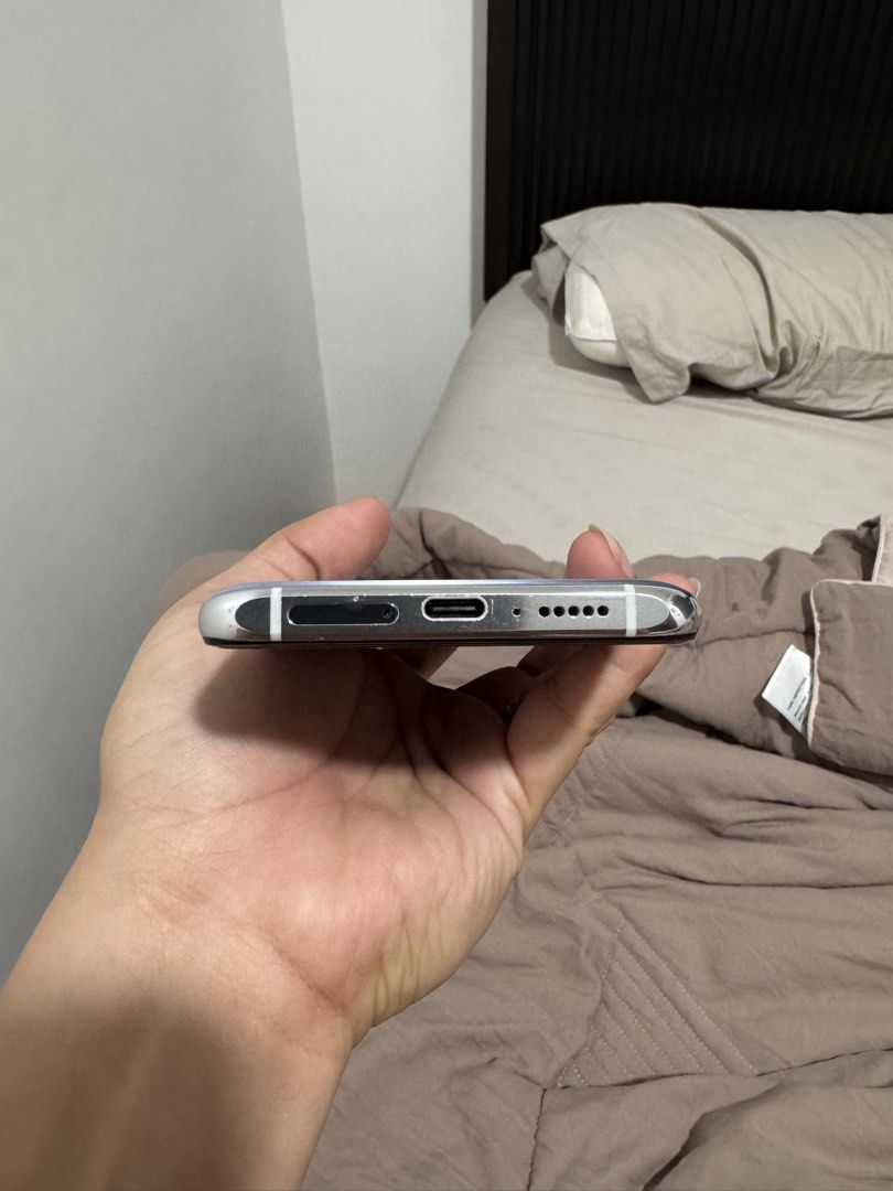 Xiaomi Mi 10T Pro 256GB (Category: Xiaomi) located in Manila. Submitted by declutteringbride (Listing ID 1468284675, Image 2). Description: • 256GB storage • No repairs done - still on great condition • Good camera quality • Performs great for gaming • Smooth for multitasking and everyday use • Fingerprint and Face recognition • Overall good working condition Important notes: • No original box • Minimal scratch and dents around the phone • Dead p