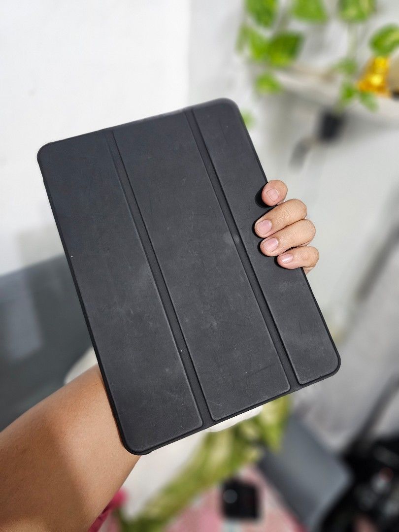 Xiaomi Pad 6 (Category: Xiaomi) located in Quezon City. Submitted by cfvjhay (Listing ID 1468285537, Image 3). Description: issue : 3 small white dots no issue on performance unit case only test and check all u want lady owned.