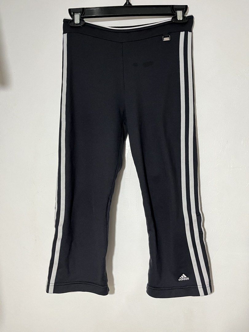 Y2K Adidas Capri (Category: Other Bottoms) located in Quezon City. Submitted by shopkeju (Listing ID 1468436400, Image 3). Description: waist 25-26 length 28.5.