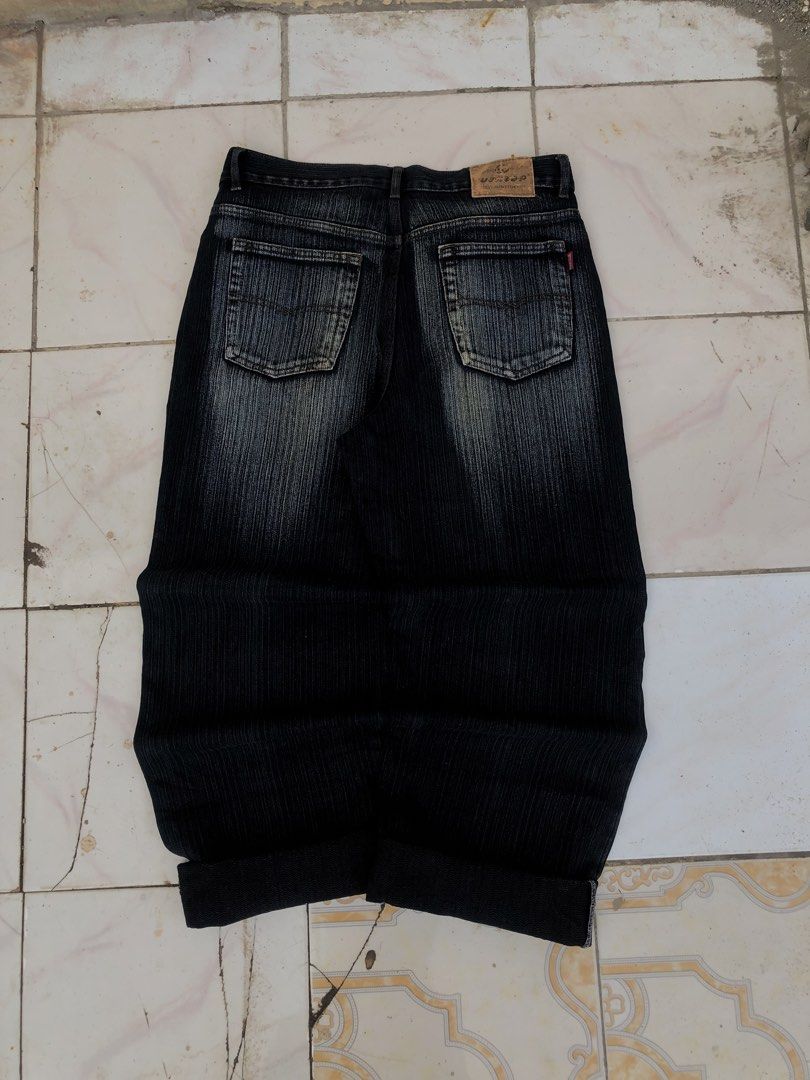 y2k blackwashed (Category: Jeans) located in Davao. Submitted by angackean (Listing ID 1468368979, Image 2). Description: claim 689+sf (89pesos)💸 Y2K VIBES BLACK WASHED MASSIVE BAGGYJEANS🥷✨ size 36-37 / 38max length 41 thigh 14a hem 9.5 •good condition •favorite •good for psg •might keep if not sold •thick and heavy.