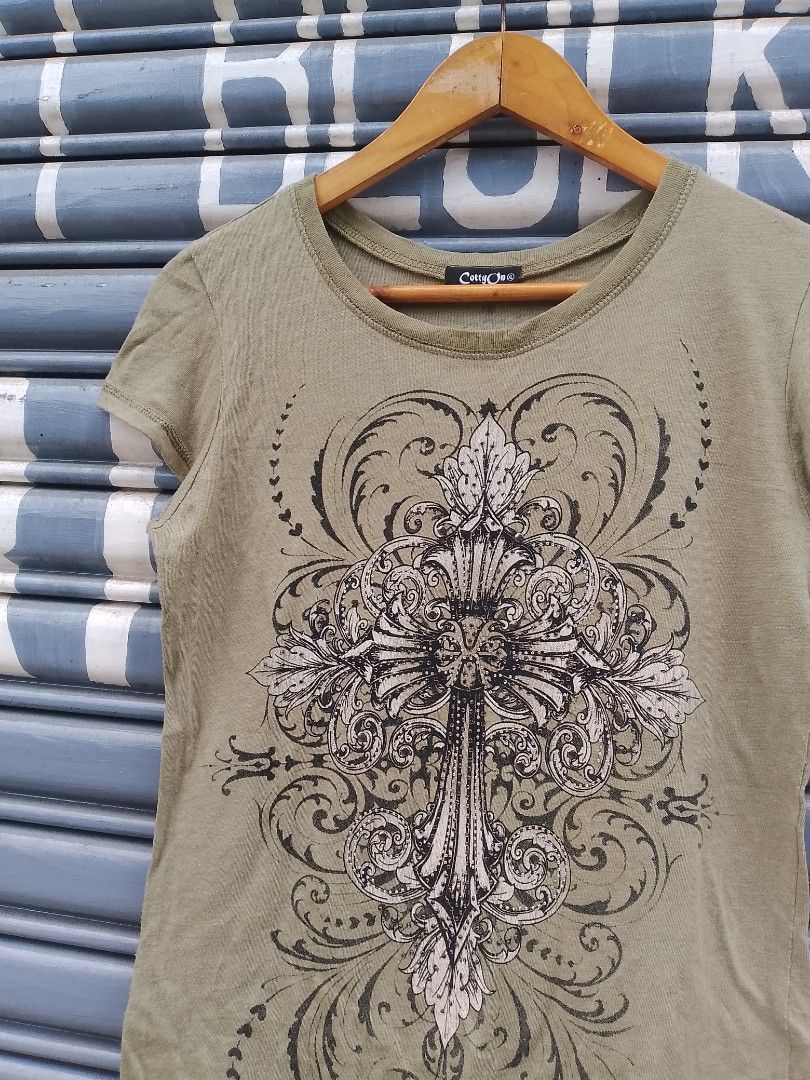Y2k Cyber Grunge Style (Category: Activewear) located in Manila. Submitted by gentlestone1998 (Listing ID 1468321056, Image 3). Description: .