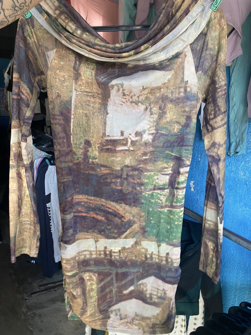 Y2k dress (Category: Evening dresses & gowns) located in Manila. Submitted by freshfindresale (Listing ID 1468289758, Image 2). Description: Small/Medium No flaws.