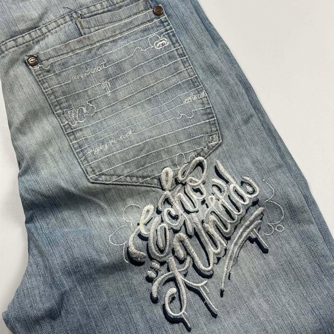 Y2K Ecko Unltd (Category: Shorts) located in Calasiao. Submitted by nacht.archives (Listing ID 1468300386, Image 3). Description: Y2K Early 00’s Graffiti Ecko Unltd Script Embroided On Back Hit (Light Washed) 👖WAIST: 36 👖LENGTH: 27 👖THIGH: 14 👖LEG OPEN: 11 FLAWS: PRICE: 📩 + sf 🚚Local shipping fee (75 to 125php) 💳Mode of payment (Gcash, MariBank, Gotyme).