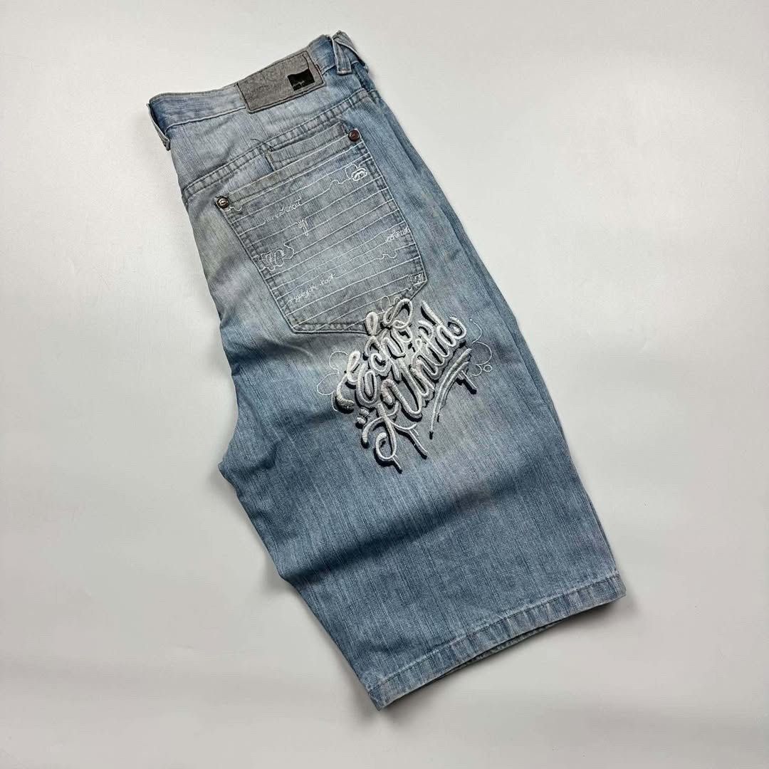 Y2K Ecko Unltd (Category: Shorts) located in Calasiao. Submitted by nacht.archives (Listing ID 1468300386, Image 2). Description: Y2K Early 00’s Graffiti Ecko Unltd Script Embroided On Back Hit (Light Washed) 👖WAIST: 36 👖LENGTH: 27 👖THIGH: 14 👖LEG OPEN: 11 FLAWS: PRICE: 📩 + sf 🚚Local shipping fee (75 to 125php) 💳Mode of payment (Gcash, MariBank, Gotyme).