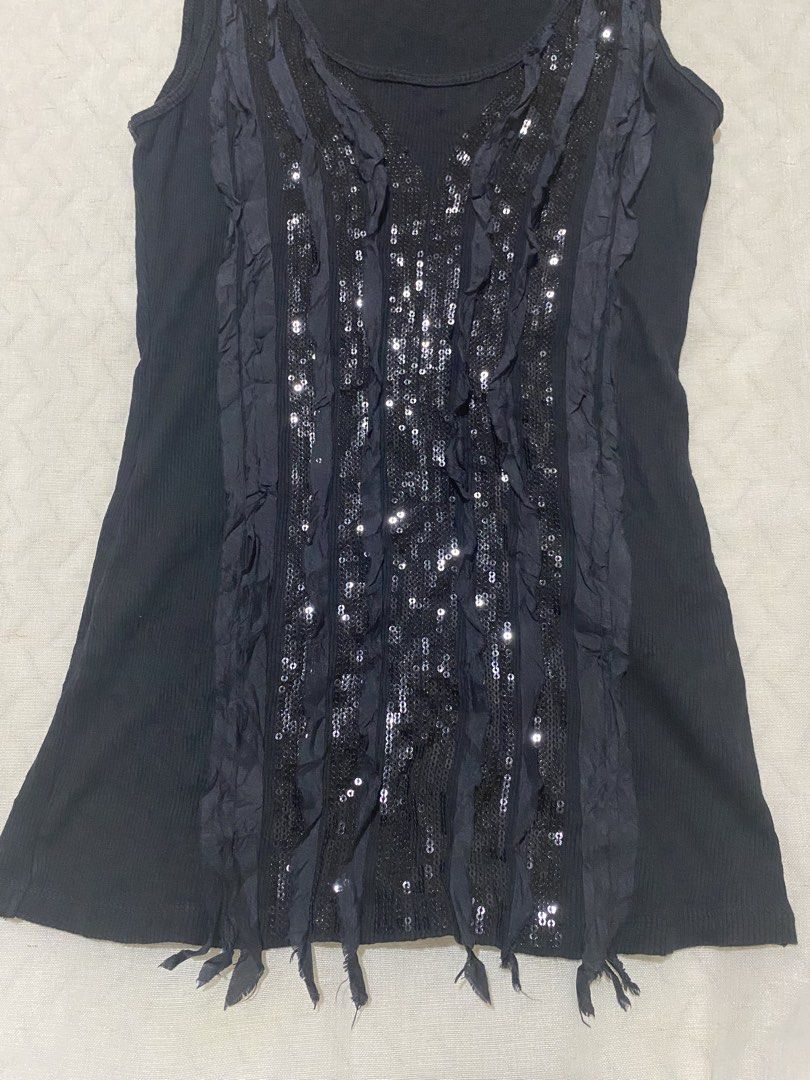 Y2K Express Black Sequin Ruffled Tank Top (Category: Sleeveless) located in Marilao. Submitted by kyssmarila (Listing ID 1468443196, Image 2). Description: — Size: S on tag — Condition: 9/10 — Flaws: None.
