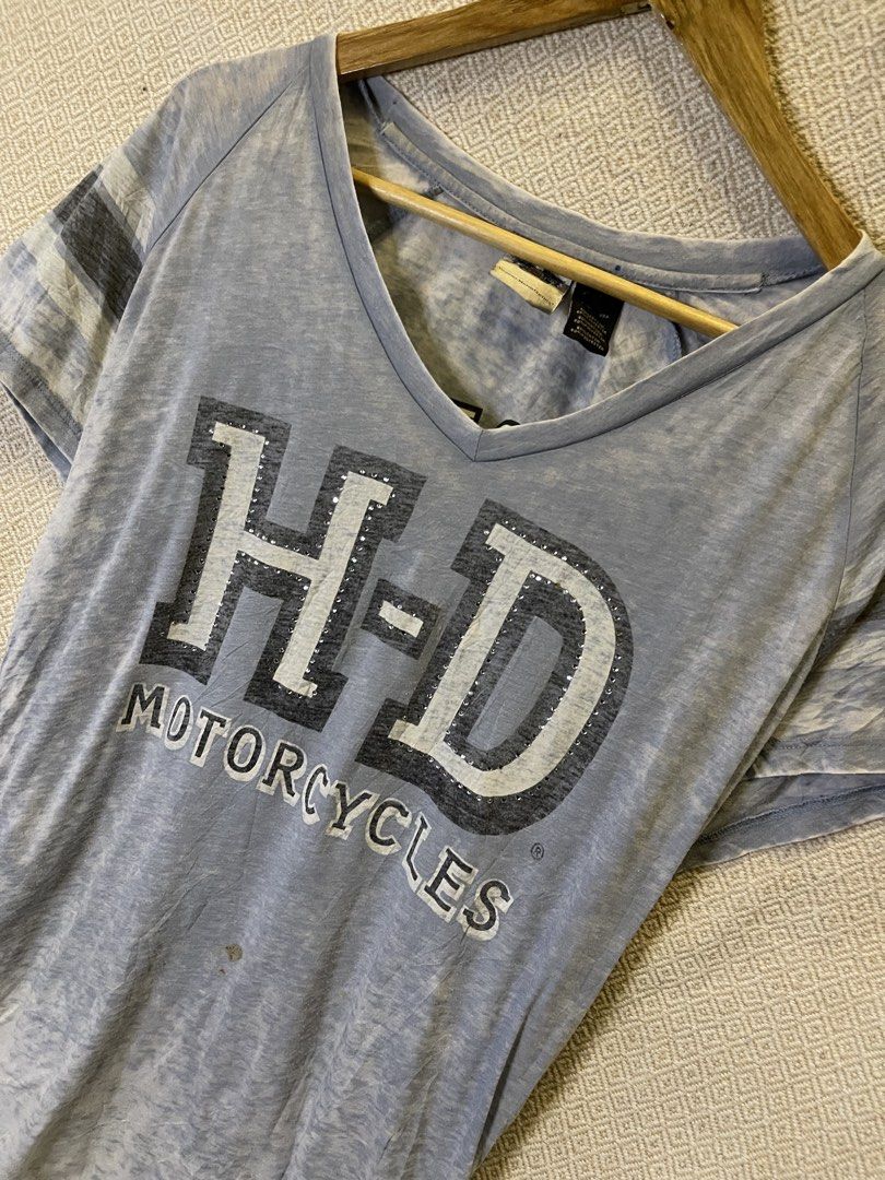 Y2k harley davidson girly top (Category: Shirts) located in Manila. Submitted by hypestock_mnl (Listing ID 1468307785, Image 2). Description: - stylish - perfect for casual wear - great fit - in good condition - minimal signs of usage - 9/10 - money worth! - see pics for details/issue.