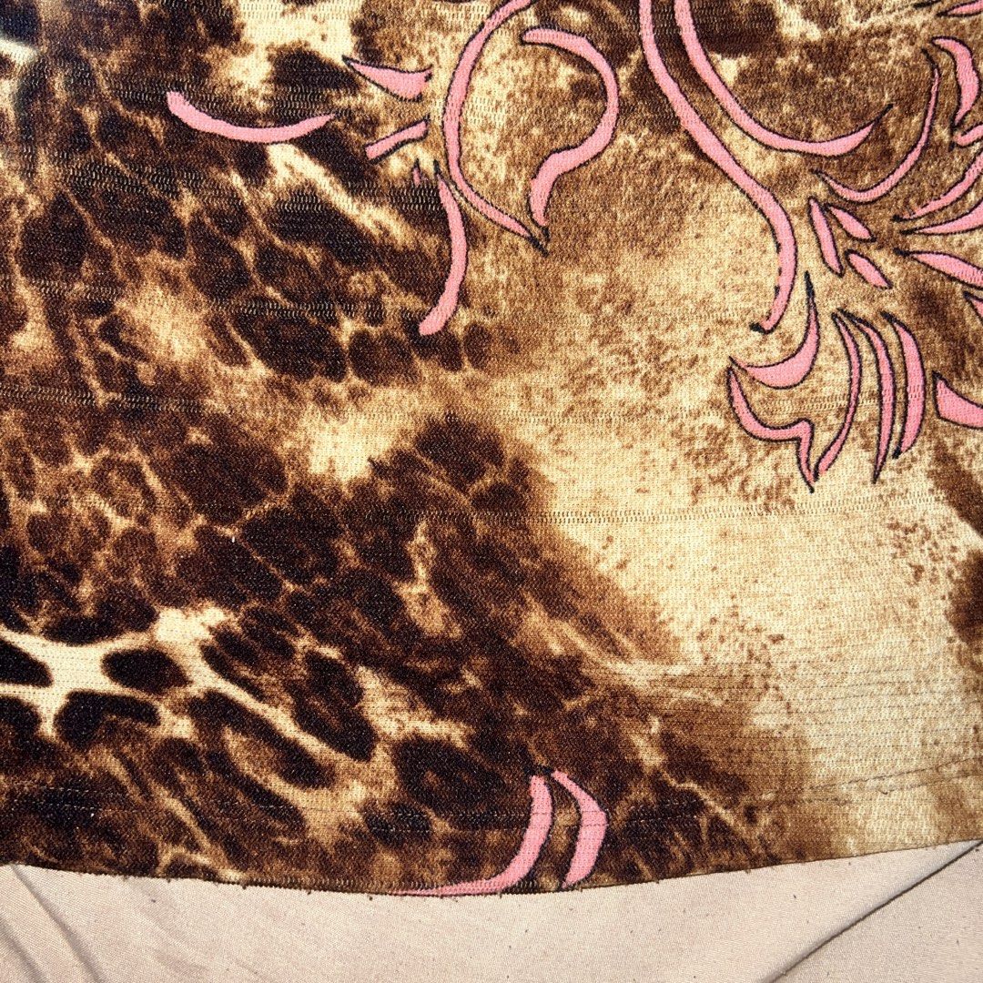 Y2K Leopard Print Lace Trim Cami Top (Category: Sleeveless) located in Manila. Submitted by xxaya.06 (Listing ID 1468362683, Image 2). Description: 👗Y2K Leopard Print Lace Trim Cami Top 📏 Fits size Small - Medium 📝 No flaws PM me for more details 📍Sampaloc, Metro Manila.