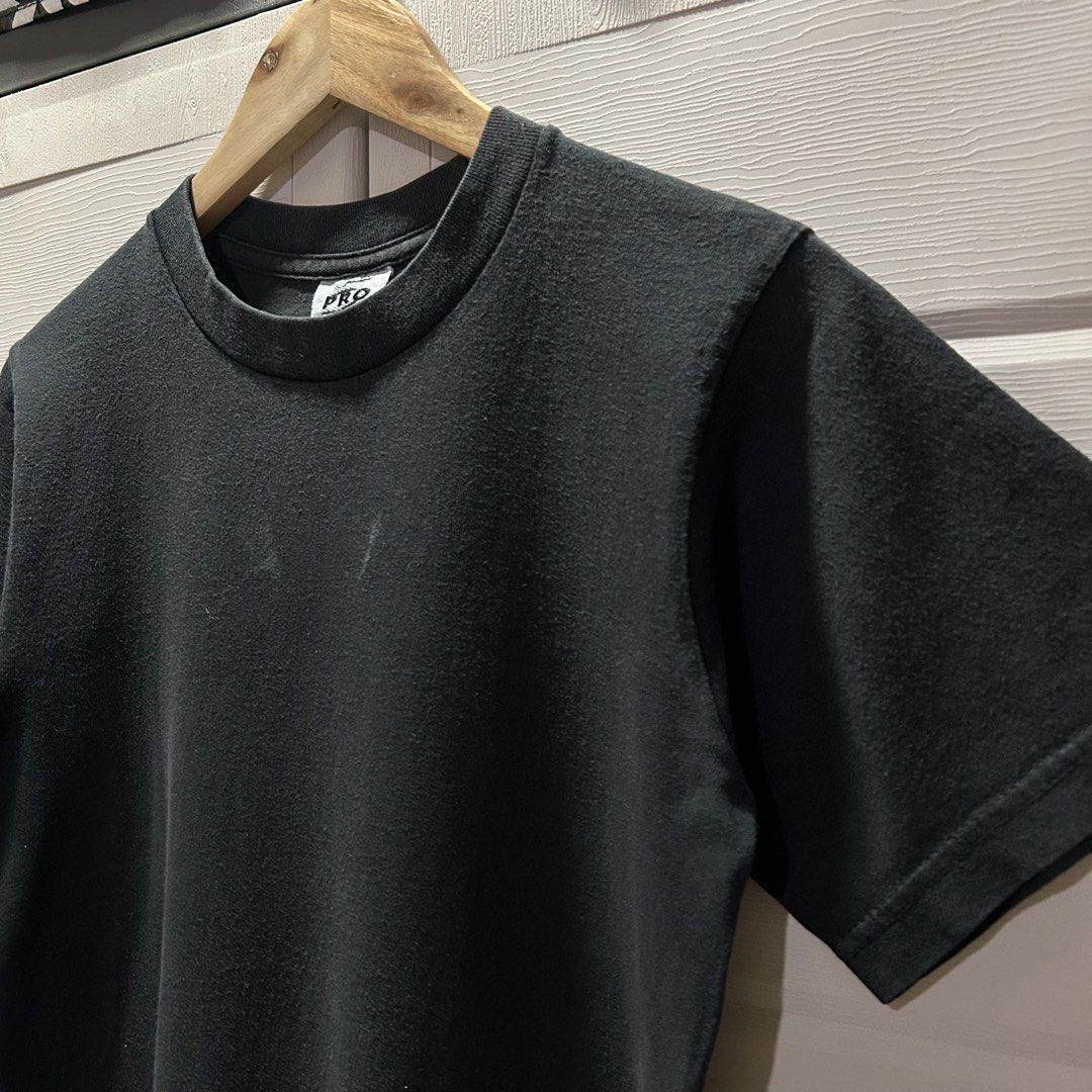 Y2K Pro 5 Black Blank Shirt Small (Category: Tshirts & Polo Shirts ) located in Baguio. Submitted by thrift_zi3 (Listing ID 1468359370, Image 3). Description: Y2K Pro 5 Black Blank Shirt Small Small on tag W 17.5" L 26.5" *white marks, pit stains, & three pin holes Mine 200.