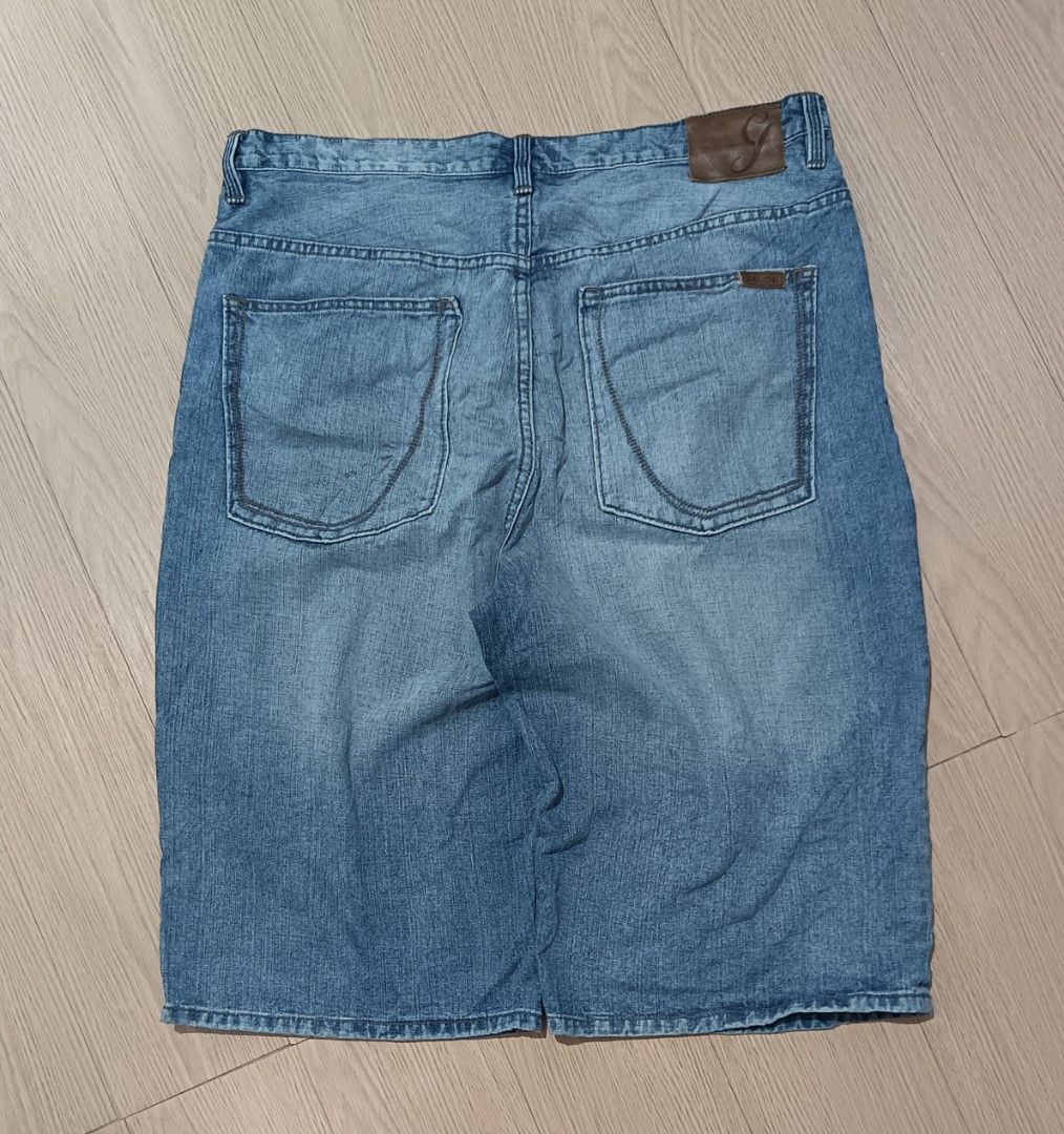 Y2K SEAN JOHN LONG JORTS (Category: Shorts) located in Cavite. Submitted by marcuz.lifestyle (Listing ID 1468317426, Image 1). Description: SIZE:36 ON TAG WAIST: 38 ACTUAL MEASUREMENT VIA TAPE MEASURE LENGTH:28.5 LEG OPENING:12 VERRYGOOD CONDITION ISSUE:MINIMAL STAIN ON THE BACK (WASHABLE) COLOR RATE:9.5/10 MOP:GCASH DELIVERY COURIER:JNT LOCATION:IMUS CAVITE.