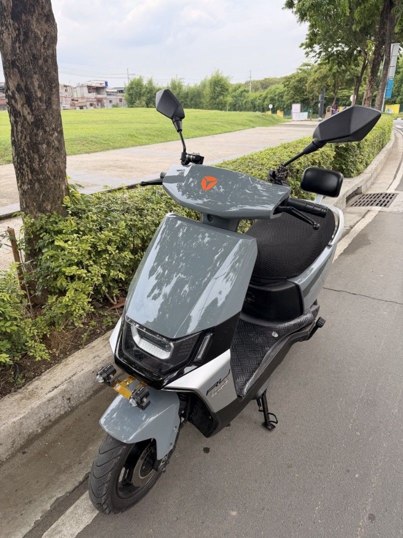Yadea Ruibin electric comes with receipt (Category: Bicycles) located in Taguig. Submitted by coolmoon_6903c8 (Listing ID 1468404610, Image 2). Description: Yadea Ruibin Upgraded to 72 volts battery 6 pack TFAR graphene battery , upgraded 72 volts charger Yadea brand Strong uphill performance and improved speed than stock Upgraded controller: Fardriver Model Type: YCK072080D_QA43, Voltage / Power: 72V / 2000W With receipt acquired last yr 2025 Wi