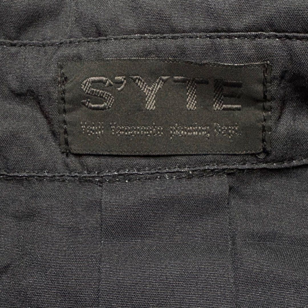 Yohji Yamamoto Syte Black Button Down (Category: Activewear) located in Dinalupihan. Submitted by hell.thrift (Listing ID 1468326529, Image 3). Description: Yohji Yamamoto syte 29x21 No issue.