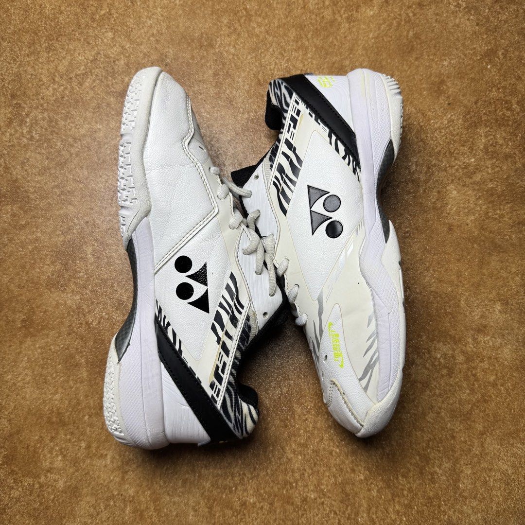 YONEX 65z3 (Category: Sneakers) located in Panabo. Submitted by shoerarefinds (Listing ID 1468304029, Image 3). Description: YÒÑÈX 65z3 SIZE: CM 24 / EURO 38 / US 8 EXCELLENT CONDITION LOCATION: PANABO CITY, DAVAO DEL NORTE, 8105 2000 FREESHIPPING.