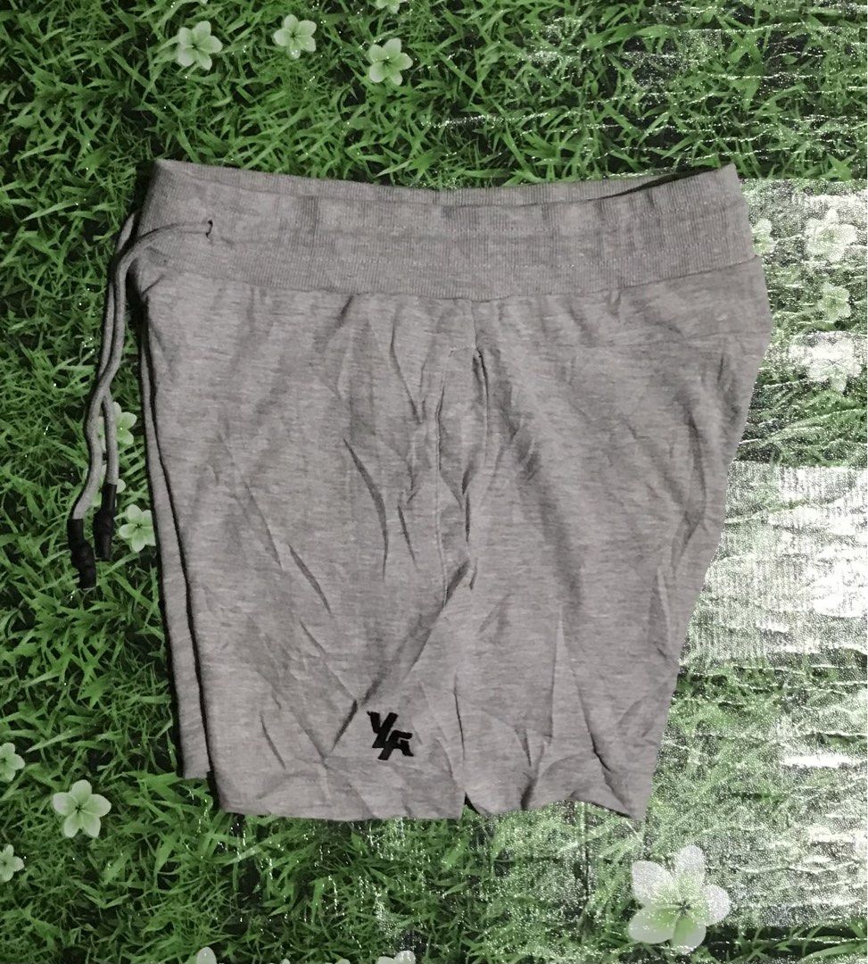 YOUNGLA MEN’S GREY ATHLETICS SHORT (Category: Activewear) located in Cebu City. Submitted by nelsonix (Listing ID 1468363022, Image 1). Description: YOUNGLA MEN’S GREY ATHLITECS SHORT SIZE XL W32to34 L15 EXCELLENT CONDITION 9.5/10 COLOR RATE GREY COLORWAY ABOVE THE KNEE NO ISSUE.