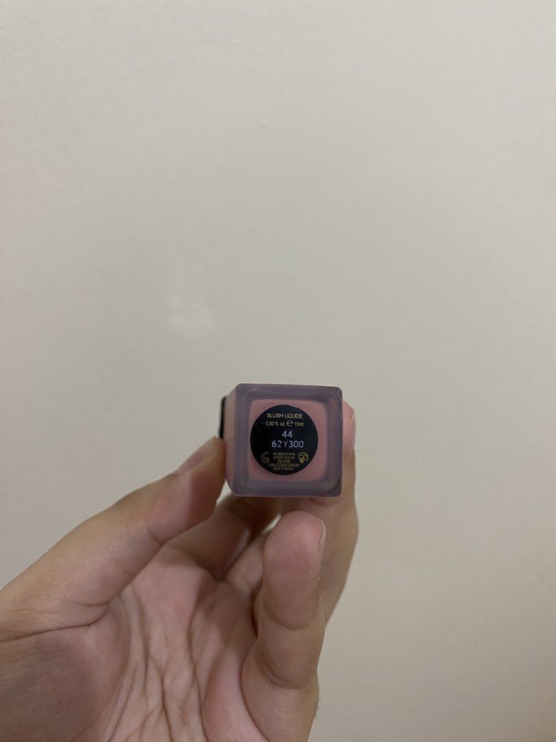 YSL Make Me Blush Liquid Blush Shade 44 (Category: Makeup) located in Imus. Submitted by preloveduhhly_ (Listing ID 1468424829, Image 2). Description: - Shade: 44 Nude Lavalliere | Dusty Rose Pink - Size: 0.50 fl oz / 15ml - Packaging: Frosted finish tube with black and gold YSL cap - Applicator: Built-in doe-foot applicator - Condition: 100% authentic RFS: not reaching for it more often + I prefer its powder formula Will also buy the new holiday