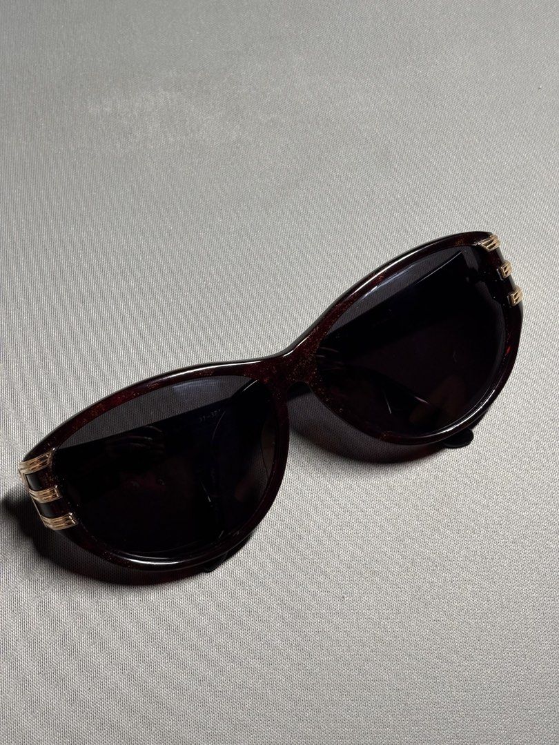 YSL SOLUNETTA SUNGLASS (Category: Sunglasses & Eyewear) located in Bacolod City. Submitted by archives_by_k (Listing ID 1468285509, Image 1). Description: Authentic From Japan UV protection 31-3746 With minimal dots only .