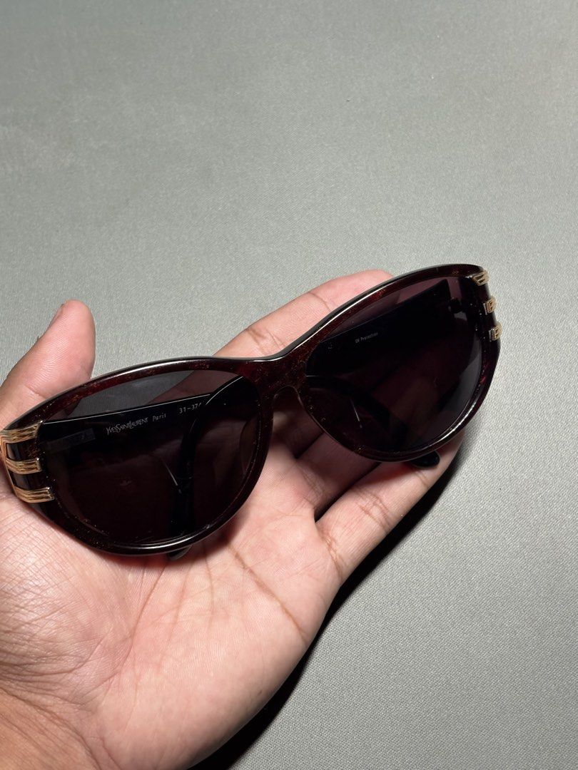 YSL SOLUNETTA SUNGLASS (Category: Sunglasses & Eyewear) located in Bacolod City. Submitted by archives_by_k (Listing ID 1468285509, Image 2). Description: Authentic From Japan UV protection 31-3746 With minimal dots only .