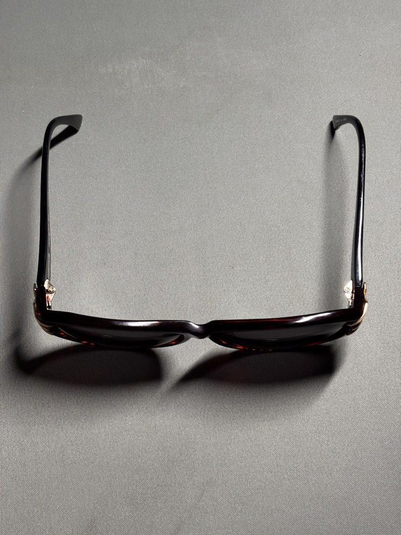 YSL SOLUNETTA SUNGLASS (Category: Sunglasses & Eyewear) located in Bacolod City. Submitted by archives_by_k (Listing ID 1468285509, Image 3). Description: Authentic From Japan UV protection 31-3746 With minimal dots only .