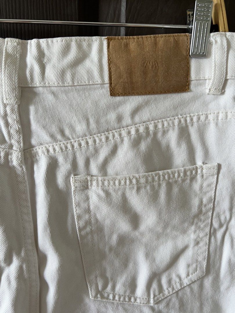 Zara Bermuda Shorts 698 for 2 PCS (Category: Shorts) located in Quezon City. Submitted by virtualapproach (Listing ID 1468296816, Image 2). Description: 379 each 2 pcs for 698 Size 34 thick denim.