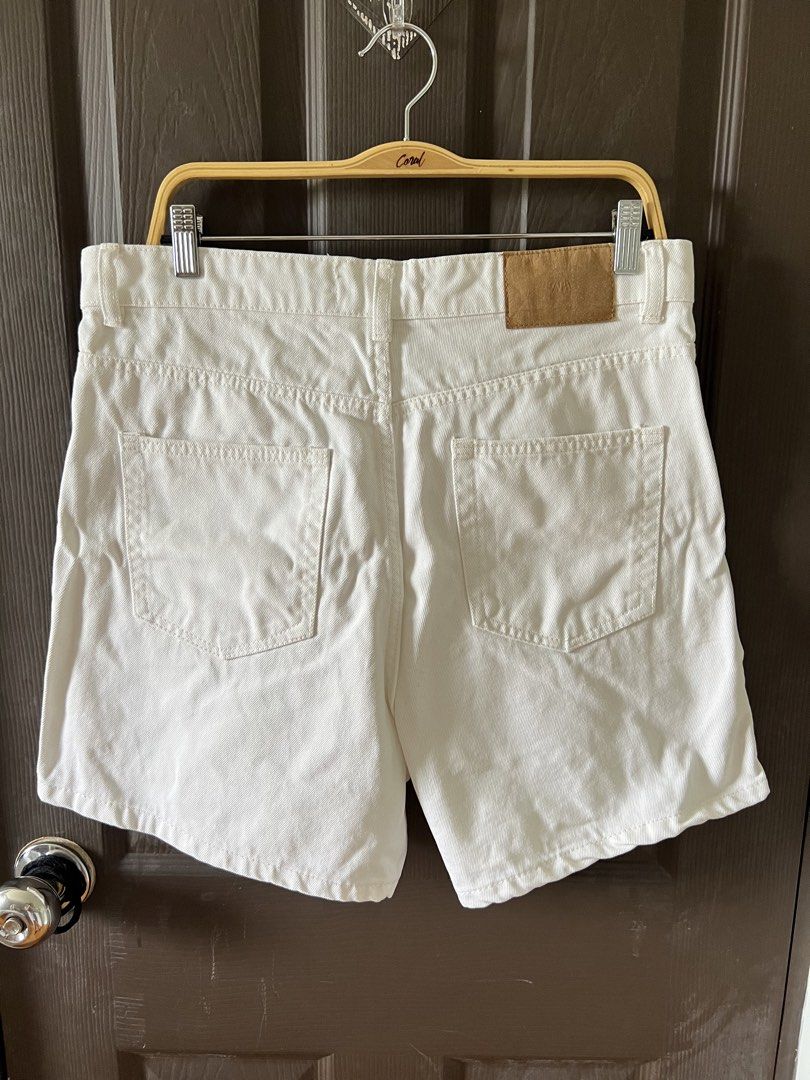 Zara Bermuda Shorts 698 for 2 PCS (Category: Shorts) located in Quezon City. Submitted by virtualapproach (Listing ID 1468296816, Image 3). Description: 379 each 2 pcs for 698 Size 34 thick denim.