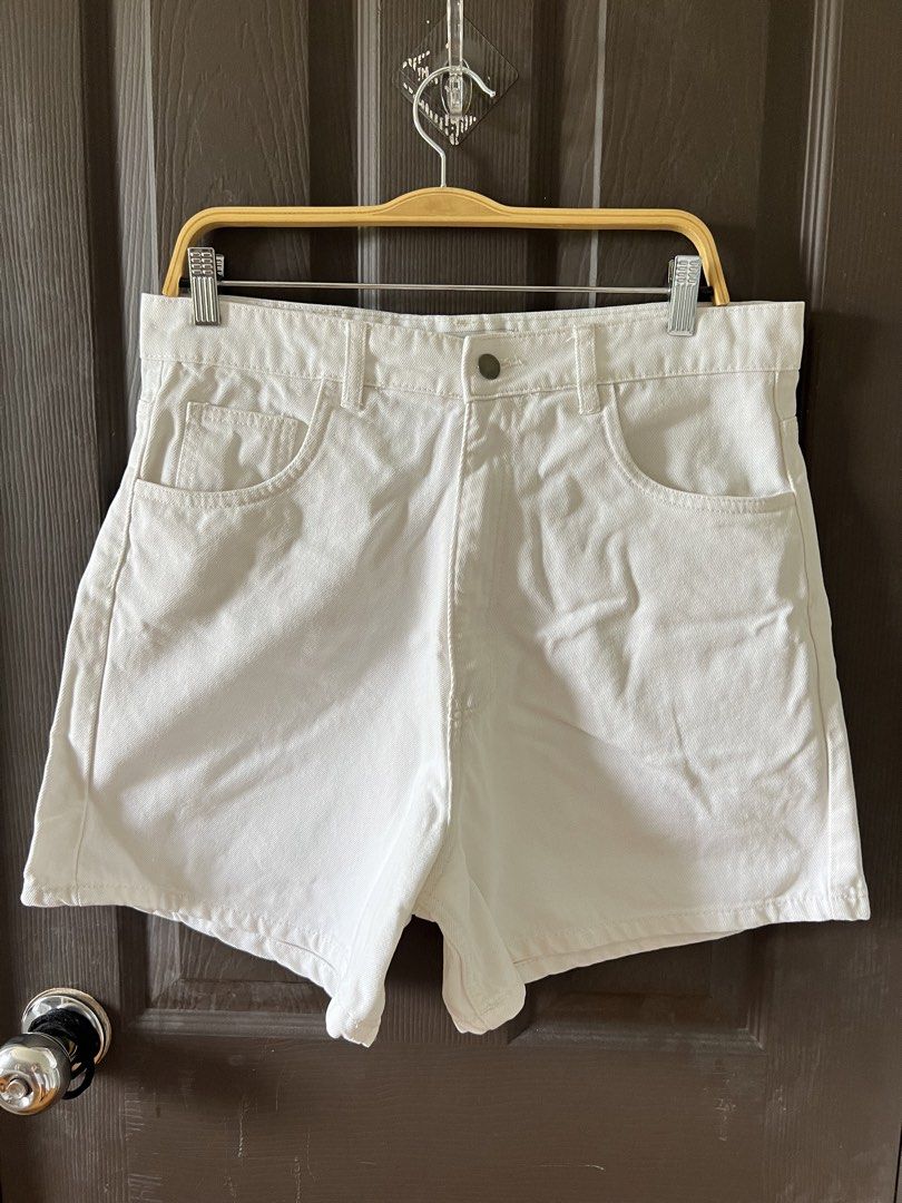 Zara Bermuda Shorts 698 for 2 PCS (Category: Shorts) located in Quezon City. Submitted by virtualapproach (Listing ID 1468296816, Image 1). Description: 379 each 2 pcs for 698 Size 34 thick denim.