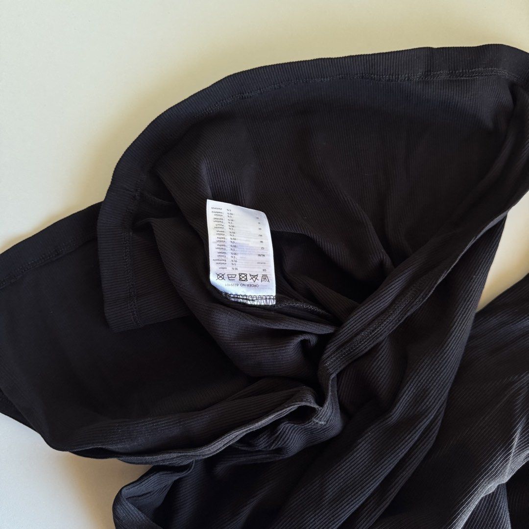 Zara Black Basic Dress (Category: Dresses) located in Santa Rosa. Submitted by ceyllective (Listing ID 1468382715, Image 2). Description: .