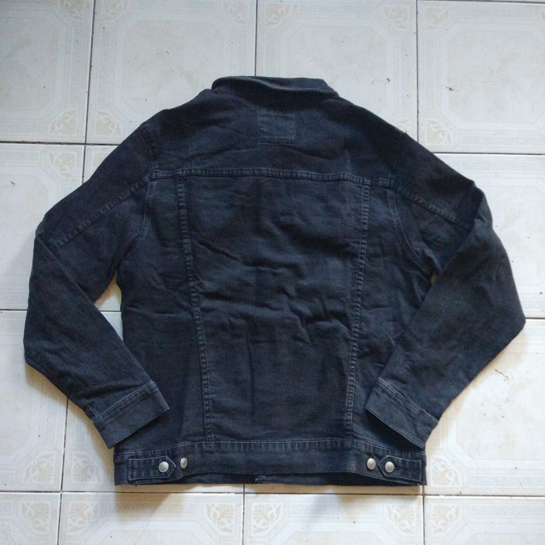 Zara Black Denim Jacket XXL (Category: Coats, Jackets and Outerwear) located in Pasay City. Submitted by denimdude.ph (Listing ID 1468342054, Image 2). Description: .