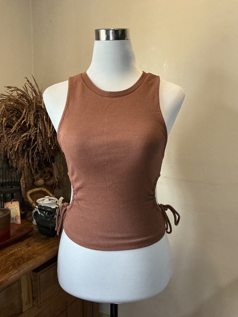 Zara Brown fitted sleeveless top (Category: Sleeveless) located in Quezon City. Submitted by shopabilitymnl (Listing ID 1468389658, Image 1). Description: Small - Medium No issue.