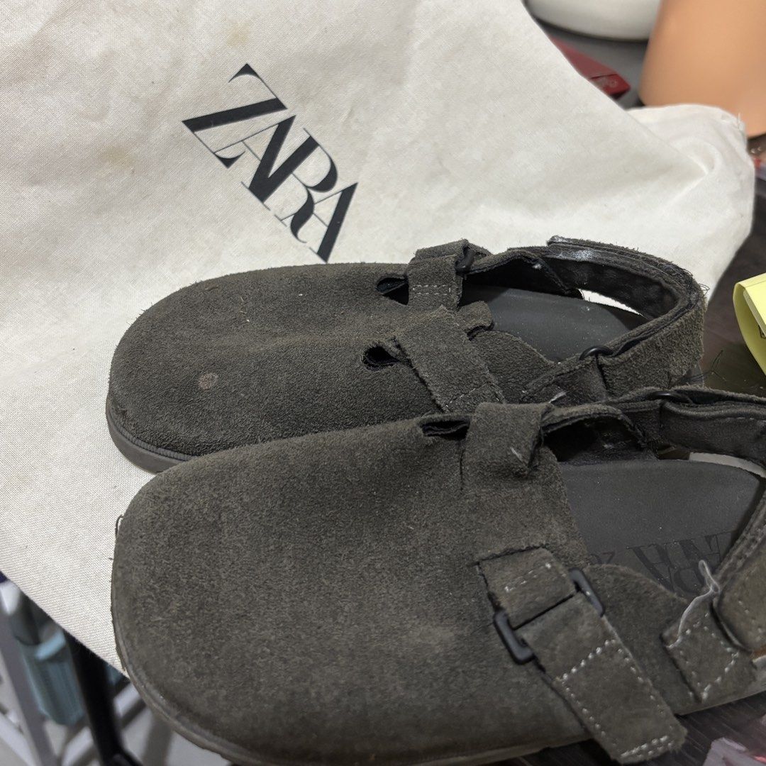 Zara clogs (Category: Babies & Kids Fashion) located in Manila. Submitted by nics.erivera (Listing ID 1468396347, Image 3). Description: .