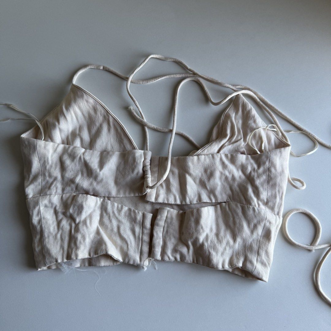 Zara Cream Bralette Top (Category: Sleeveless) located in Santa Rosa. Submitted by ceyllective (Listing ID 1468365771, Image 3). Description: .