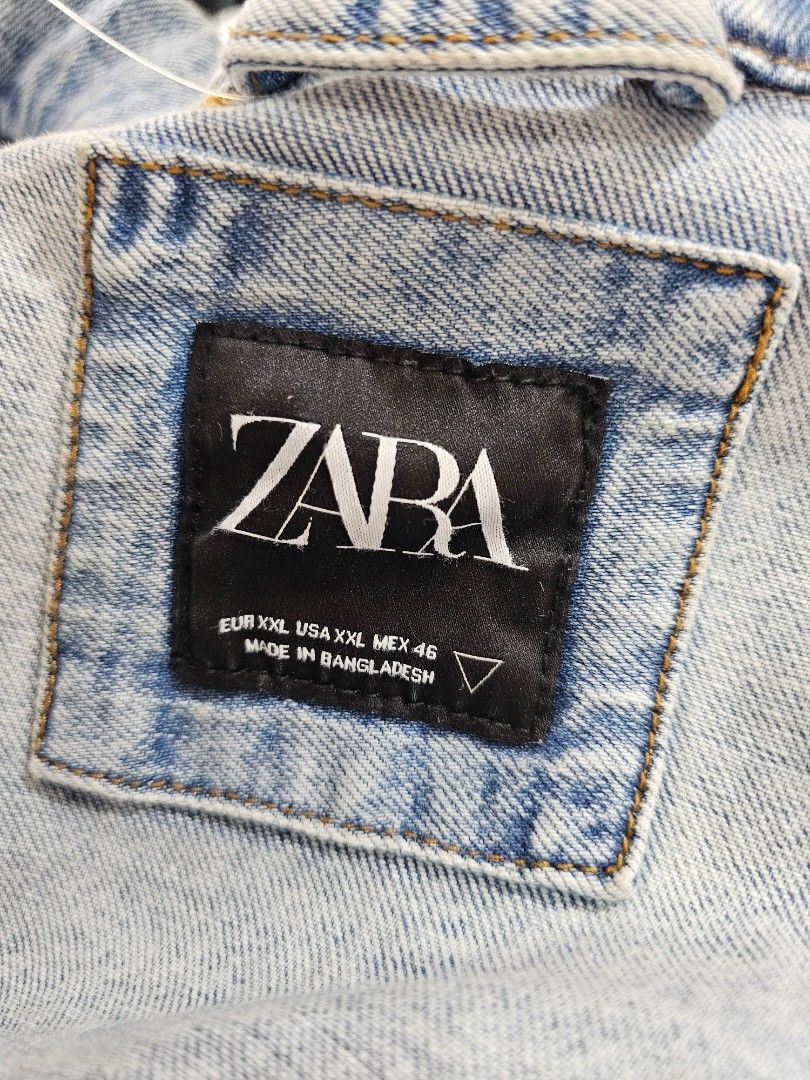 Zara Denim Jacket (Category: Coats, Jackets and Outerwear) located in Baguio. Submitted by kayeonlineshop (Listing ID 1468348643, Image 2). Description: light-blue washed denim trucker jacket.