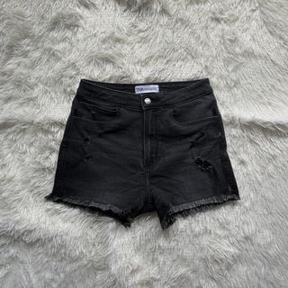 (Category: ) located in . Submitted by closetbycole (Listing ID 1468337551, Image 1). Description: .