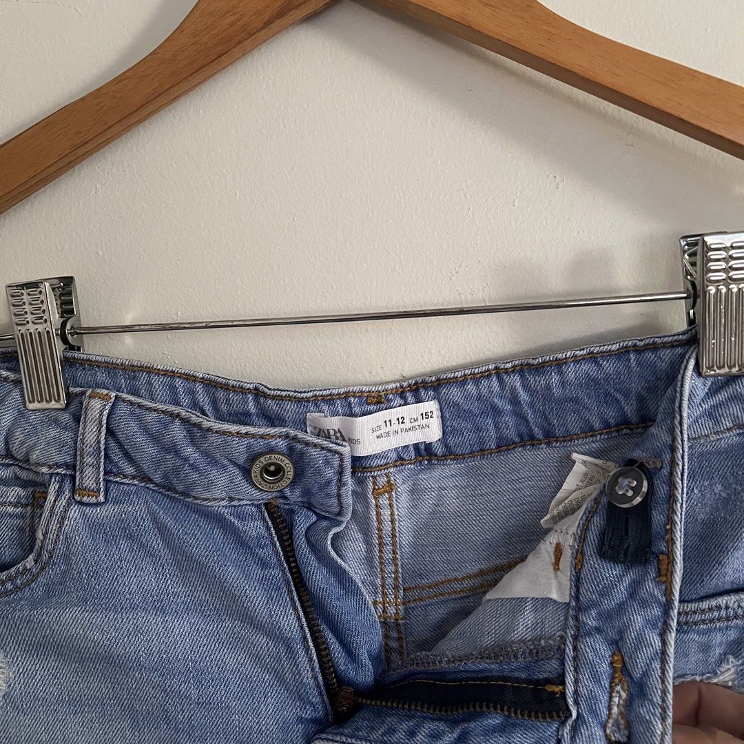 Zara denim shorts (Category: Babies & Kids Fashion) located in Manila. Submitted by ourburstingwardrobe_ (Listing ID 1468361212, Image 3). Description: Size 11 Good as new.