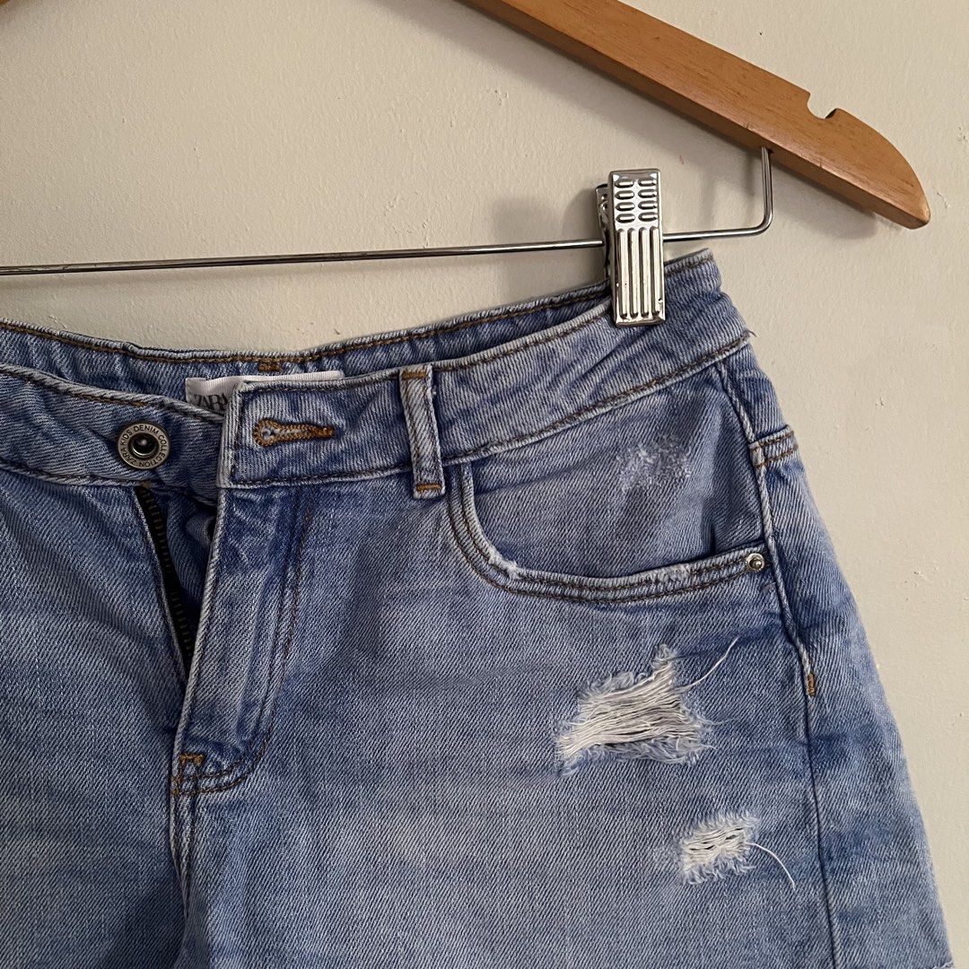 Zara denim shorts (Category: Babies & Kids Fashion) located in Manila. Submitted by ourburstingwardrobe_ (Listing ID 1468361212, Image 2). Description: Size 11 Good as new.