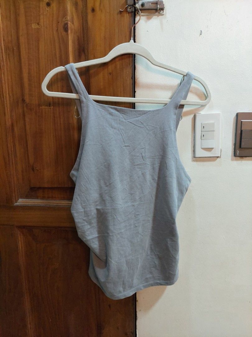 ZARA DRAPED TANK TOP (Category: Sleeveless) located in San Pedro. Submitted by cyanide.slug.cat (Listing ID 1468409584, Image 2). Description: medium-large 34-38" bust 24" length.