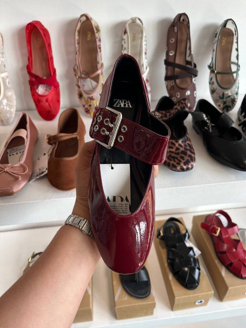 Zara Flats🩰 (Category: Flats & Sandals) located in Binan City. Submitted by pinkykeenshop (Listing ID 1468400813, Image 1). Description: .