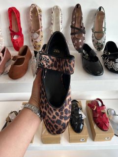 (Category: ) located in . Submitted by pinkykeenshop (Listing ID 1468400900, Image 1). Description: .