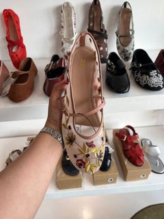 (Category: ) located in . Submitted by pinkykeenshop (Listing ID 1468401585, Image 1). Description: .