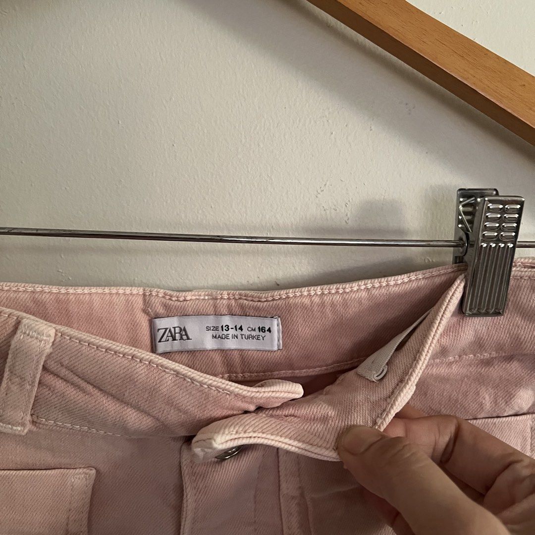 Zara hi-waisted shorts (Category: Babies & Kids Fashion) located in Manila. Submitted by ourburstingwardrobe_ (Listing ID 1468359879, Image 3). Description: Size 13-14 Fits pre-teen Great condition.