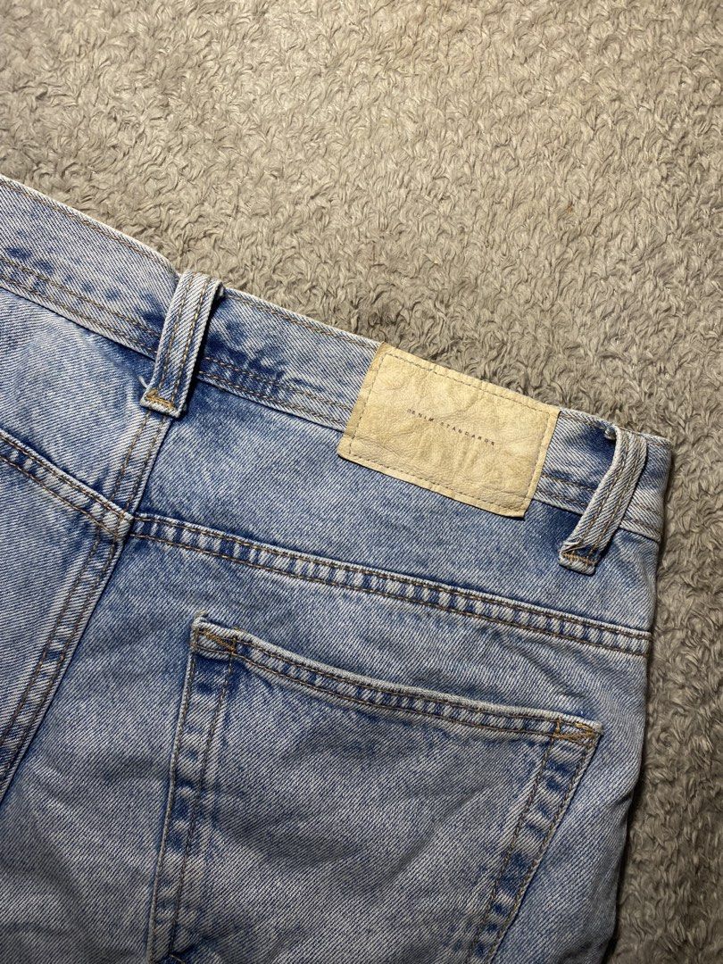 Zara jorts (Category: Shorts) located in Prosperidad. Submitted by octaviorey80594 (Listing ID 1468436832, Image 3). Description: Zara jorts acid wash -Waist 32 -Length 19 -minor sign of usage see last pic 📍Mindanao.