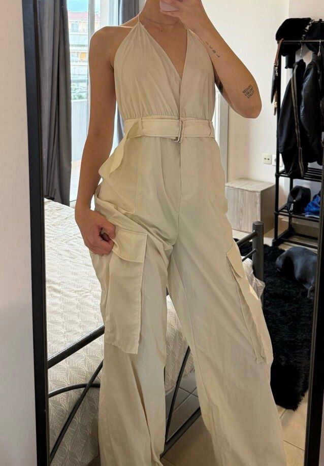 Zara Jumpsuit (Category: Jumpsuits) located in Manila. Submitted by apparella.ph (Listing ID 1468285778, Image 1). Description: Selling low I got 2 pcs available 1(L) (waist:34-38-super garterized and pwd paliitan til 30 kasi may belt sya sa bewang) Length from shoulder:55inches, pwde liitan kasi naaadjust sya sa baba ) 1(M)28-w:28-36 (super garterized and pwd paliitan til 26 kasi may belt sya sa bewang) Length from shoulder:53inches, pwde liitan