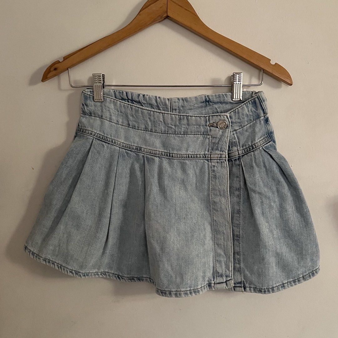 Zara light denim soft skort (Category: Babies & Kids Fashion) located in Manila. Submitted by ourburstingwardrobe_ (Listing ID 1468360079, Image 1). Description: Size 13-14 Fits xs ladies also Great condition.