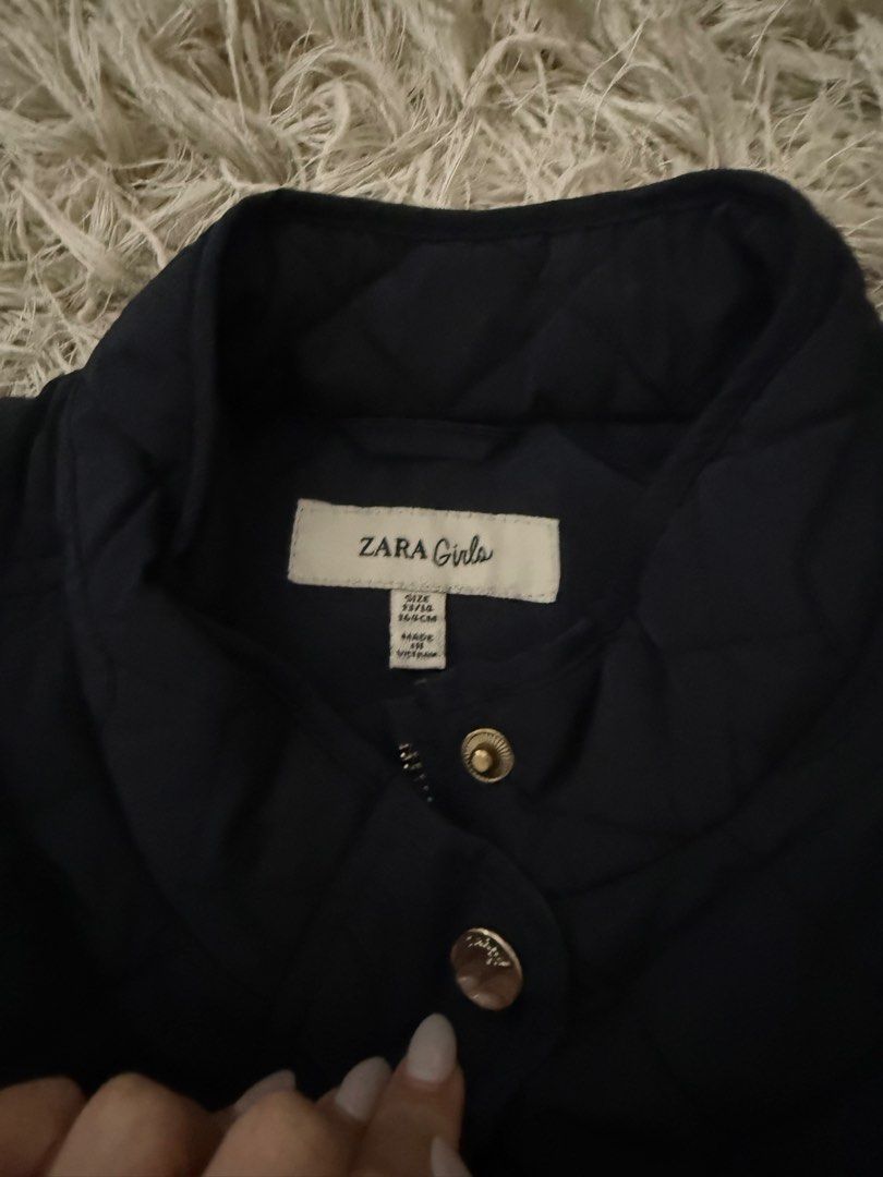 Zara Navy Blue Quilted Jacket (Category: Coats, Jackets and Outerwear) located in Quezon City. Submitted by emily_in_pariss (Listing ID 1468340755, Image 3). Description: Fits Xs-S only .