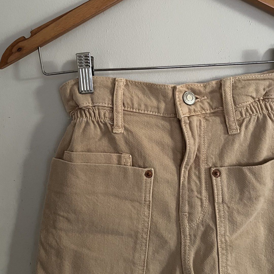 Zara paper bag shorts (Category: Babies & Kids Fashion) located in Manila. Submitted by ourburstingwardrobe_ (Listing ID 1468360637, Image 2). Description: Size 10 Good as new.