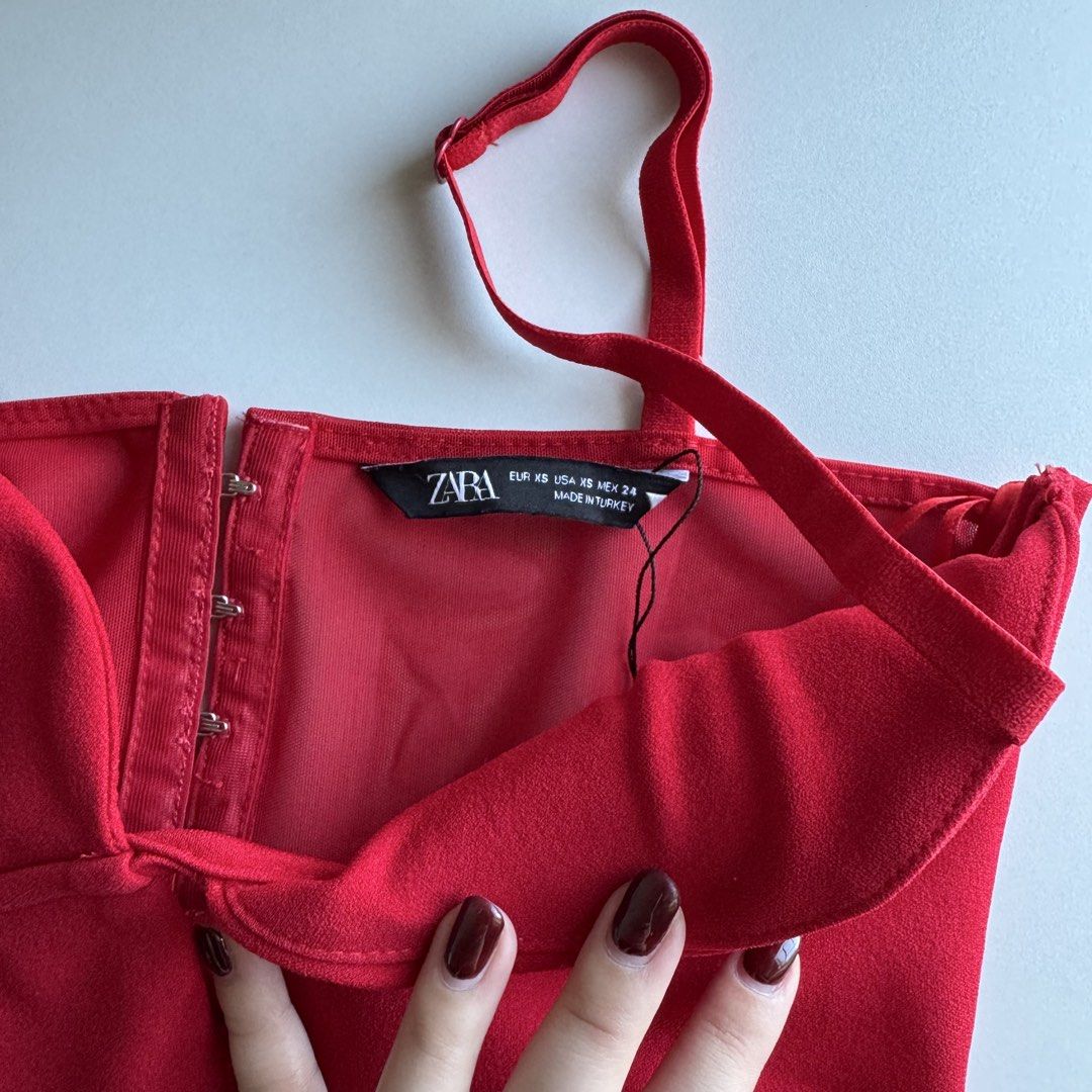 Zara Red Bustier Top (Category: Sleeveless) located in Santa Rosa. Submitted by ceyllective (Listing ID 1468369760, Image 2). Description: .