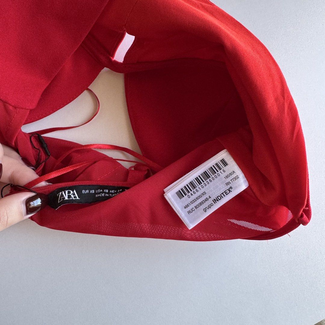 Zara Red Bustier Top (Category: Sleeveless) located in Santa Rosa. Submitted by ceyllective (Listing ID 1468369760, Image 3). Description: .