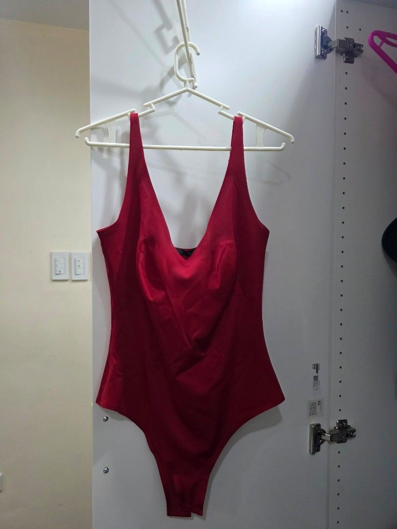 Zara Red Polyamide Blend Bodysuit Size L (Category: Blouses) located in Manila. Submitted by pauraffaella (Listing ID 1468395453, Image 2). Description: ‼️FIRST TO PAY GET THE ITEM ° Zara Red Bodysuit - Large °Zara Green Tube Top - Large ° Love, Bonito Tube Top - Large.