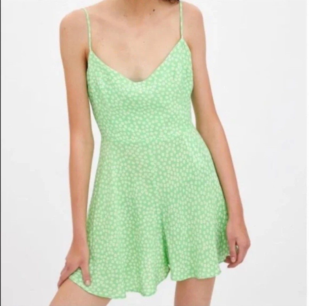 Zara Romper (Category: Rompers) located in Baguio. Submitted by k_style_co_preloved (Listing ID 1468436252, Image 3). Description: ON SALE! SALE! SALE! 🎉 ✨ SALE GUIDELINES ✨ 📌 Fixed Price Only – All sale items are offered at their final prices. No haggling or further negotiations, please. ❤️ 📏 Flat-Lay Measurements: 🔎 Flaws/Remarks: Authentic zara 💯. Preloved im good condition 9/10 💸 PAYMENT METHOD: bank transfer, gcash 📦 SHIPPING: Via J&T